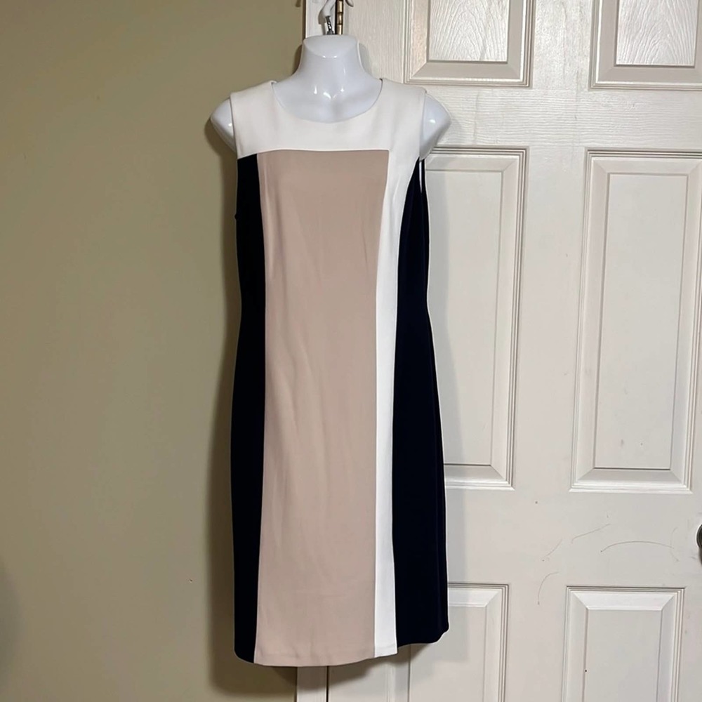 Roz & Ali Dress - Navy, Tan & White - Women’s Size 6